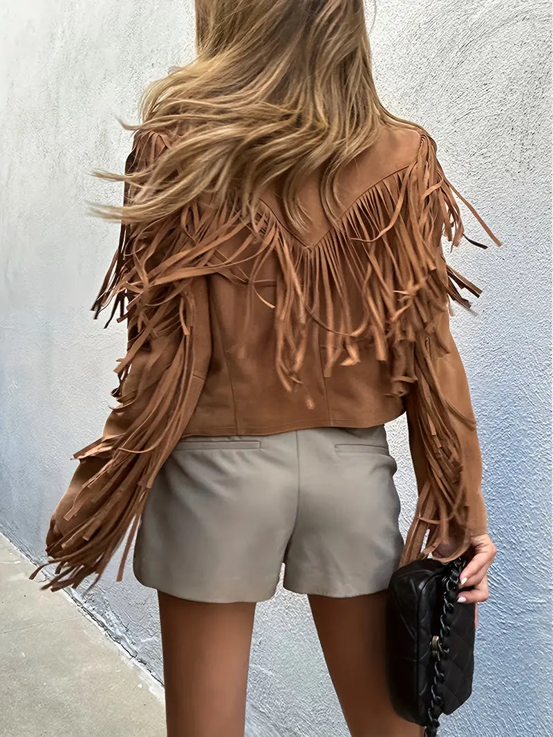 Versatile women's cropped fringe jacket, offering a unique boho statement for any outfit.