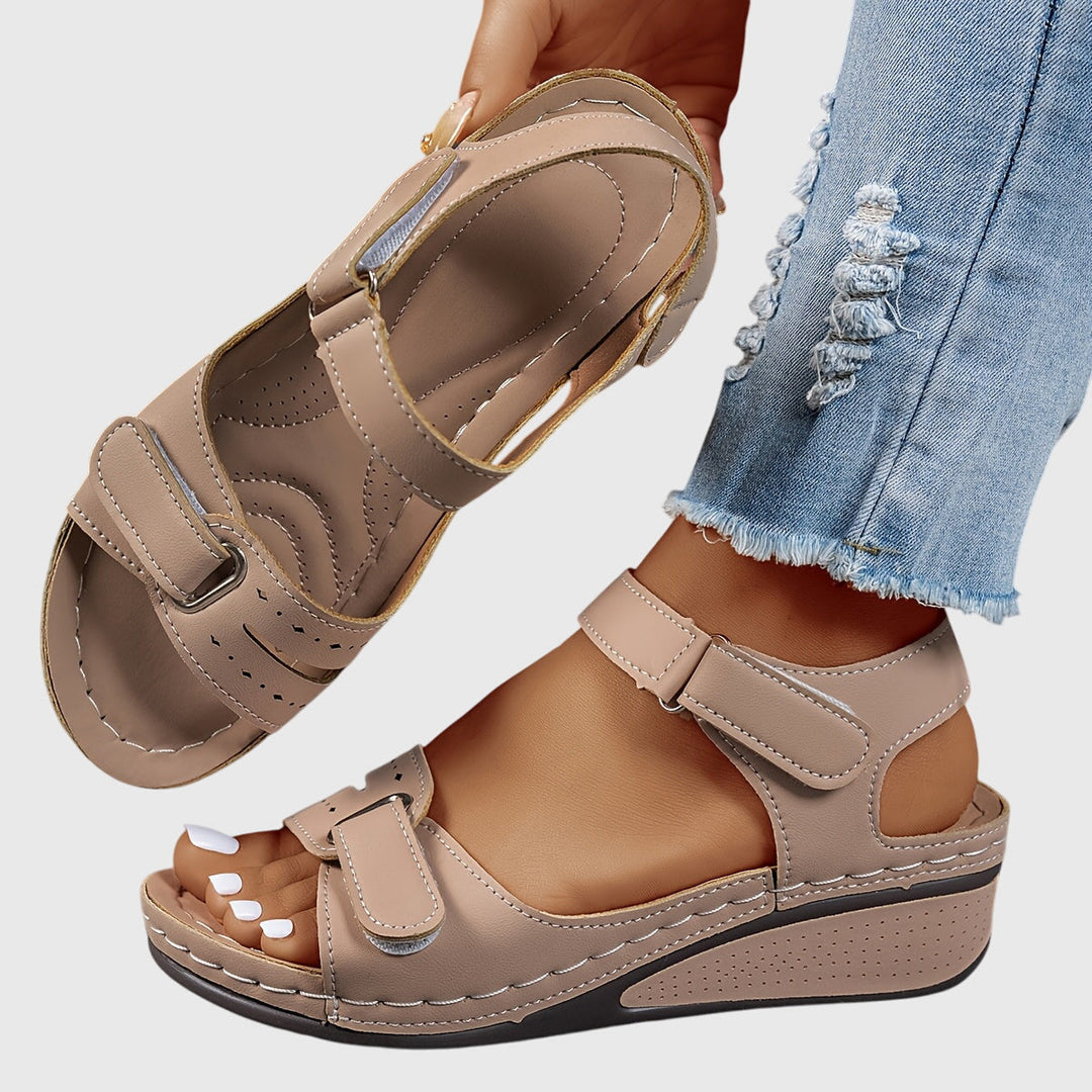 Elegant women's orthopedic support sandals, featuring crystal straps, perfect for daily casual wear.