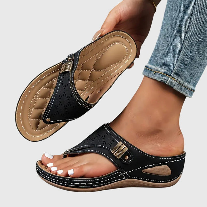 Women's cushioned slide sandals, perfect for orthopedic comfort & everyday wear. Stylish & supportive summer footwear.