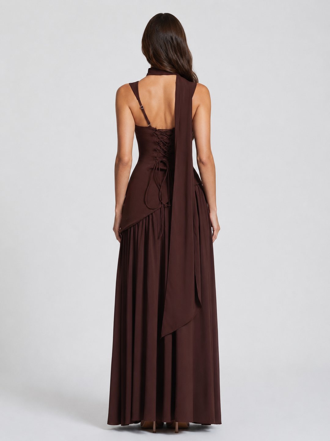 Women's sleeveless draped maxi dress, an elegant and versatile summer dress. Ideal for vacation, beach, or evenings.