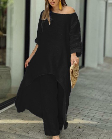 Soft women's two-piece set with a relaxed long-sleeve top & trendy wide-leg pants for casual style.