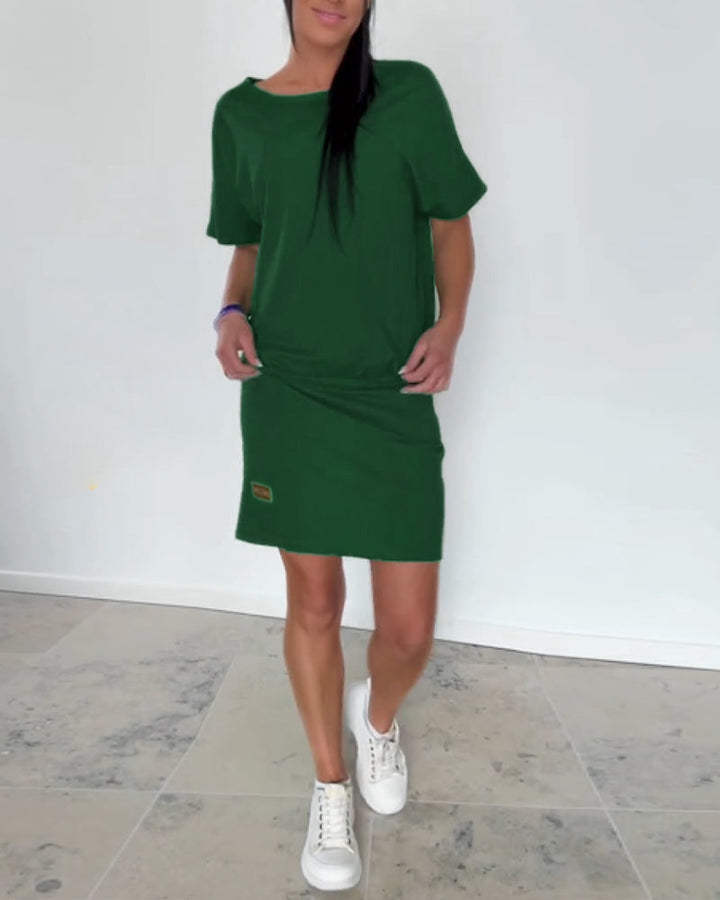 Casual women's dress with a flattering fit, perfect for everyday elegance & modern comfort.