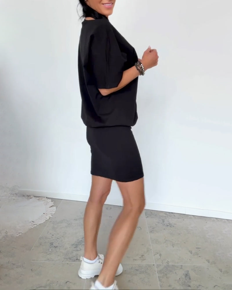 Versatile women's dress, perfect for everyday style or elegant occasions. Chic and comfortable fashion.