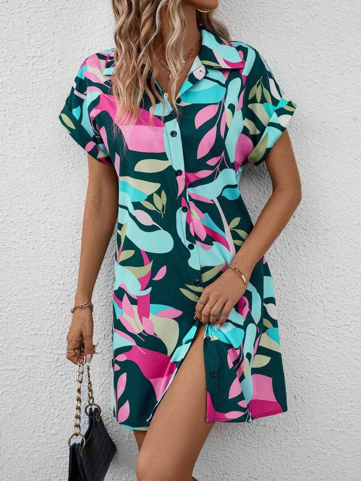 Stylish women's casual printed midi shirt dress. Ideal for summer vacations, offering an effortless, relaxed fit.