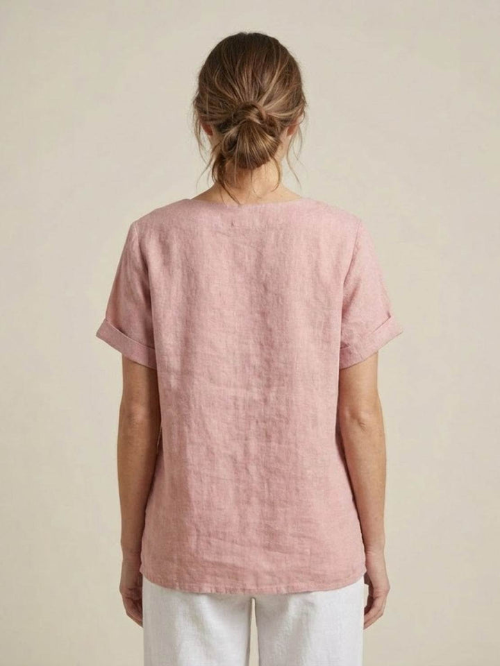 Effortless women's button blouse, round neck and loose fit for summer.