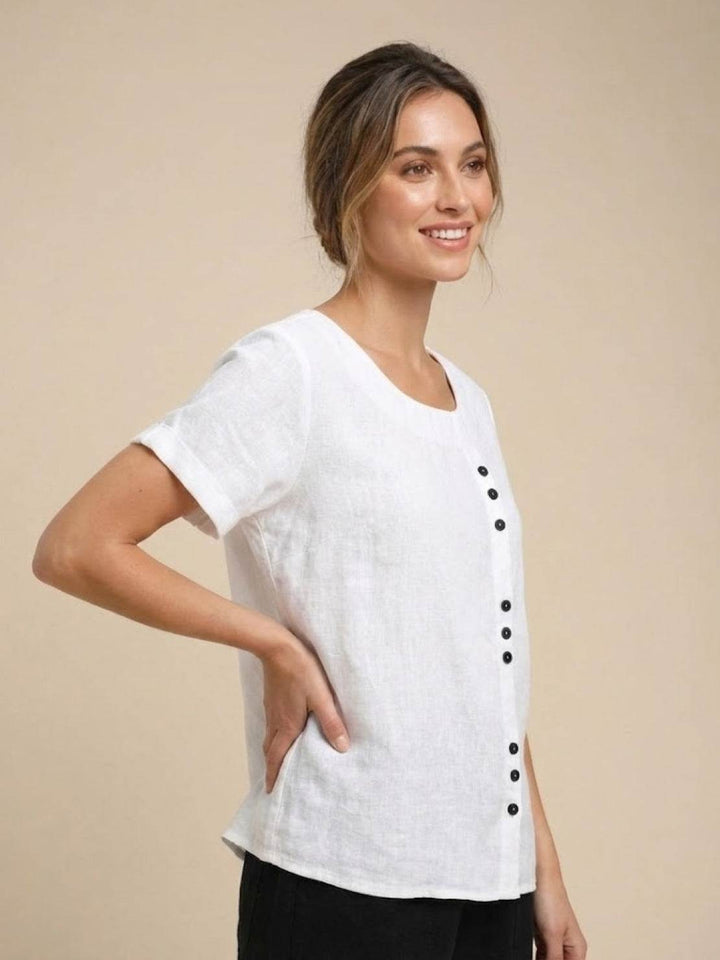 Summer fashion women's blouse, versatile short sleeve and loose fit.