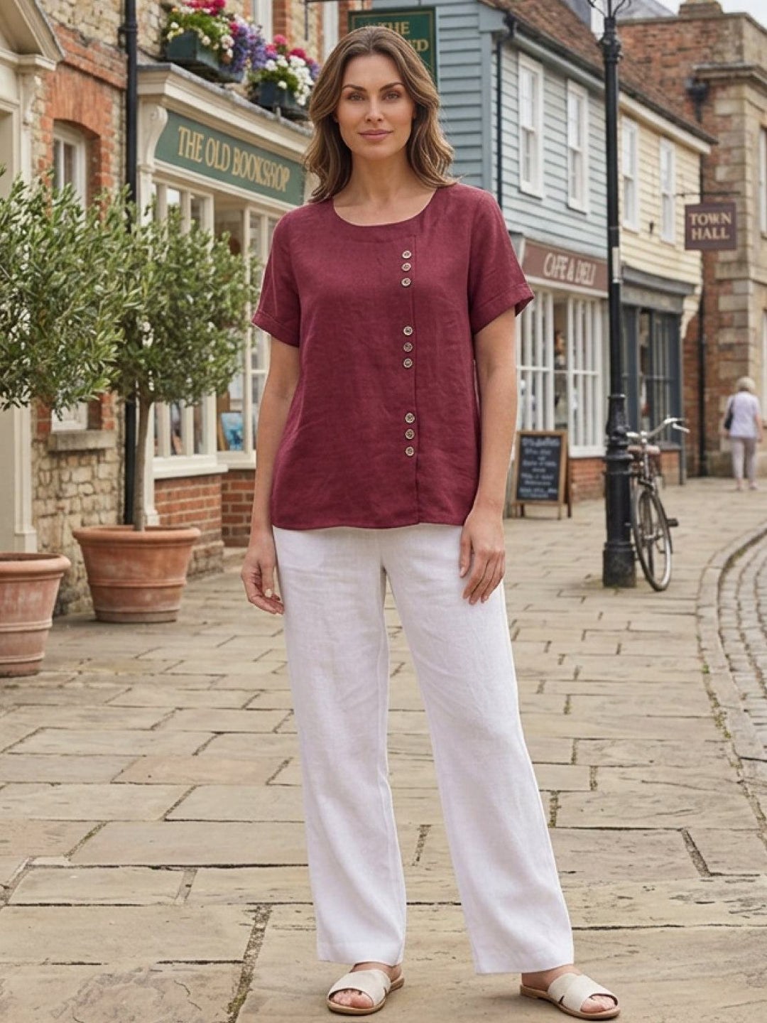 Summer fashion women's round neck top, short sleeve and relaxed.
