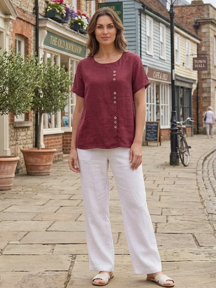 Summer fashion women's round neck top, short sleeve and relaxed.