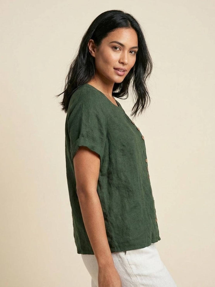 Effortless women's round neck blouse with buttons, great for summer casual outfits.