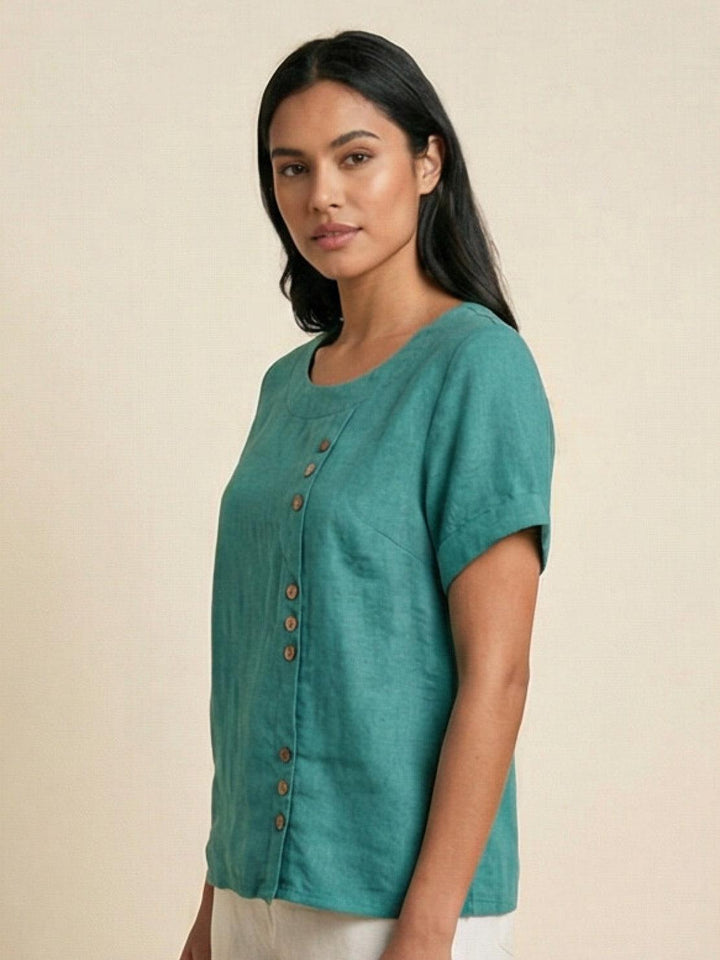 Relaxed women's round neck top, versatile summer fashion blouse.