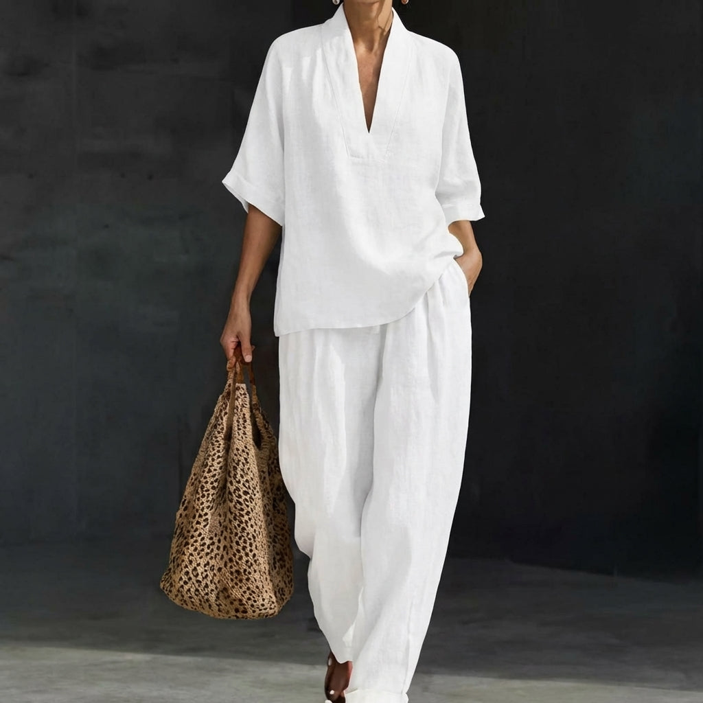 Breathable women's two-piece set with wide-leg trousers, a comfortable and casual option for summer fashion.