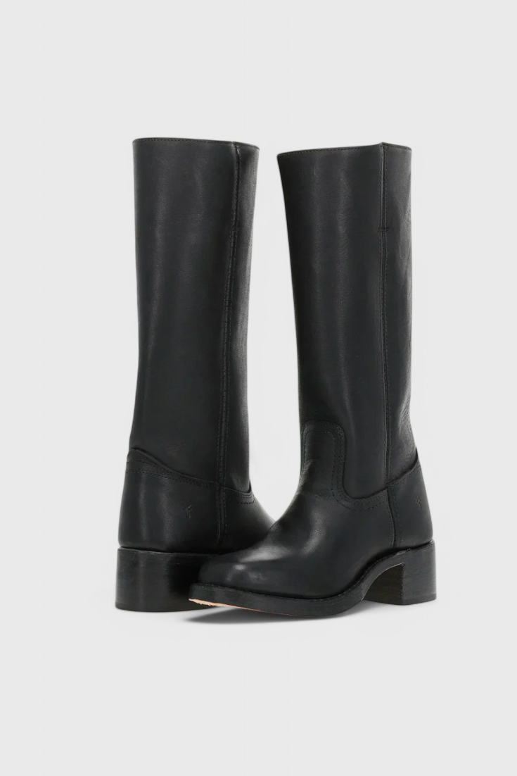 Comfortable women's black knee-high heeled boots, ideal elegant footwear for any occasion.