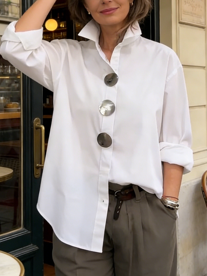 Casual chic women's blouse with an elegant big button collar, offering comfort and style for everyday fashion.