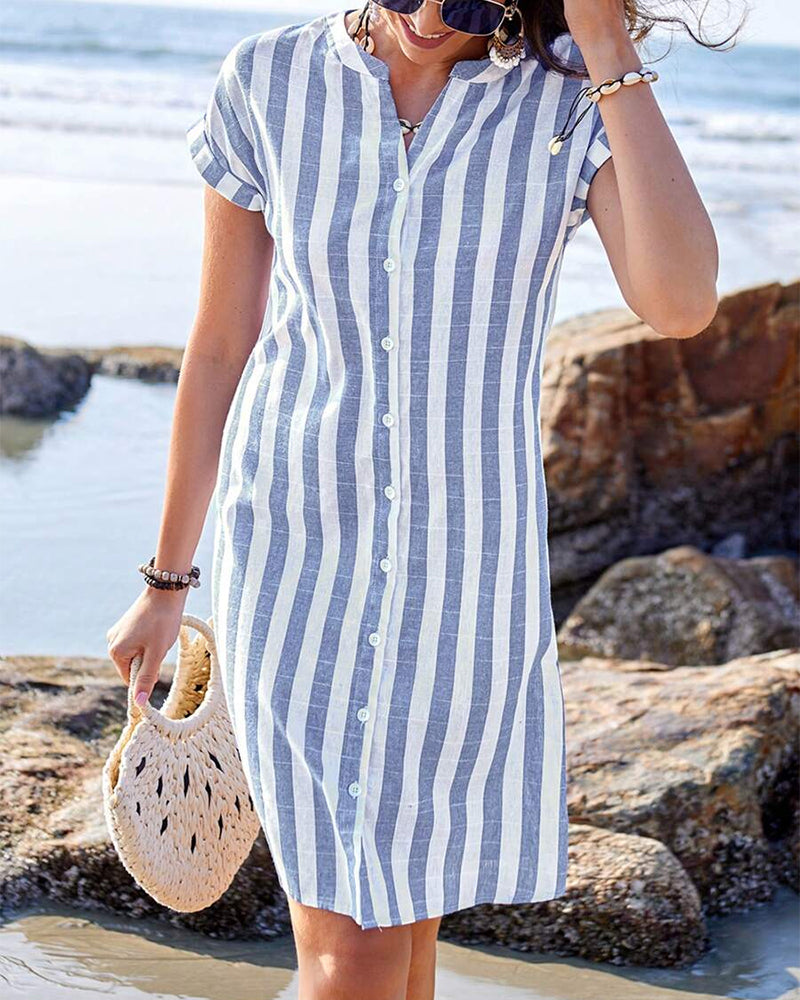 Versatile women's elegant striped midi dress, a flowing and comfortable design for daytime or casual elegant looks.