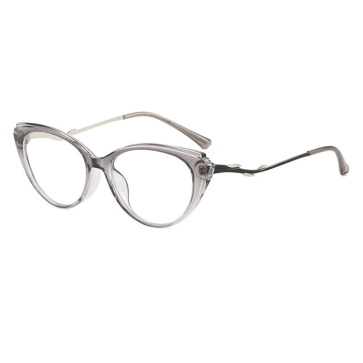 Chic cat-eye glasses with a unique design, fashionable women's eyewear for elegant daily wear.
