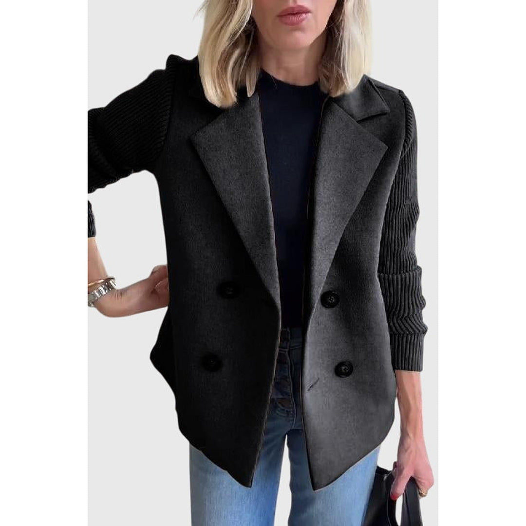 Feminine double-breasted blazer for women, an elegant workwear jacket with a professional, tailored silhouette.