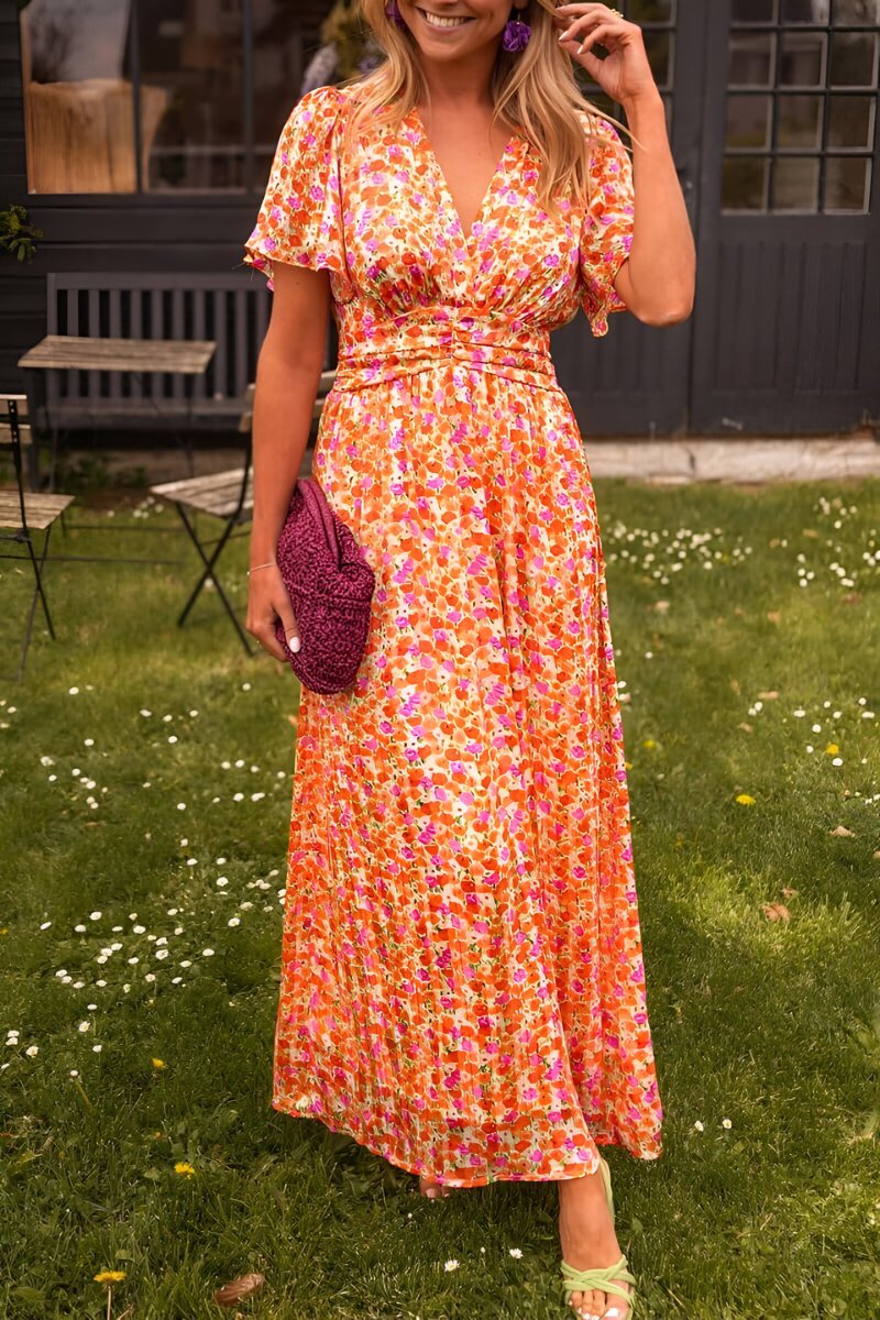 Women's elegant floral V-neck short-sleeve maxi dress, perfect for summer parties & vacations.