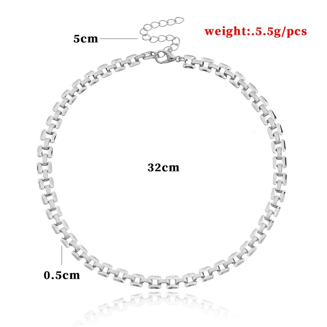 Delicate silver-tone link chain bracelet for women, a minimalist and elegant fashion accessory.