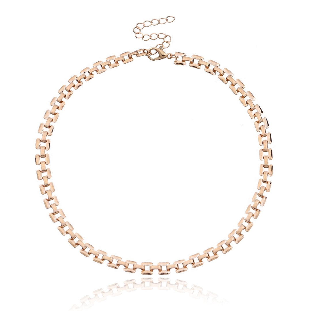 Versatile silver-tone link chain bracelet, enhancing women's everyday outfits with elegance.