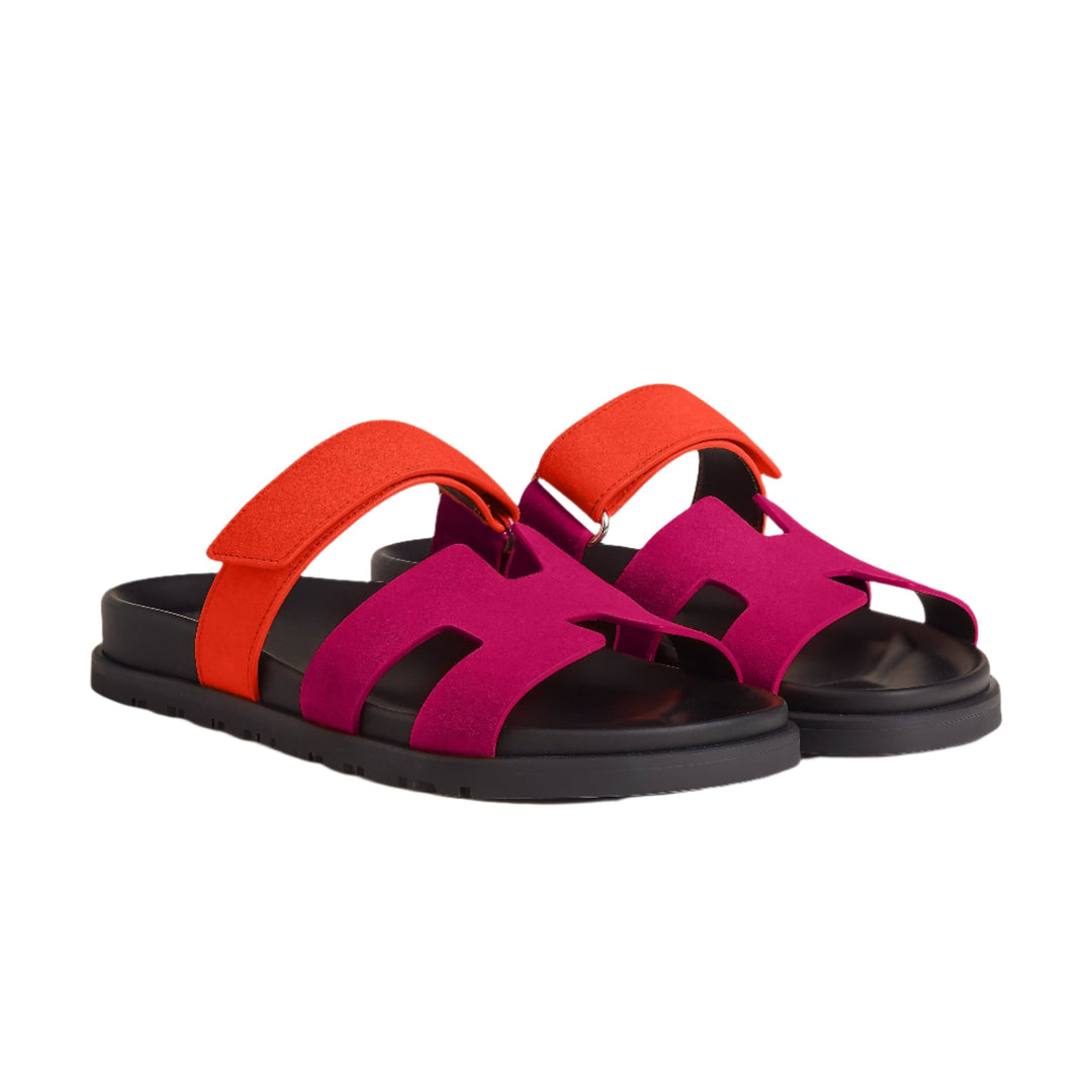 Minimalist women's summer sandals featuring comfortable adjustable straps for a perfect fit.
