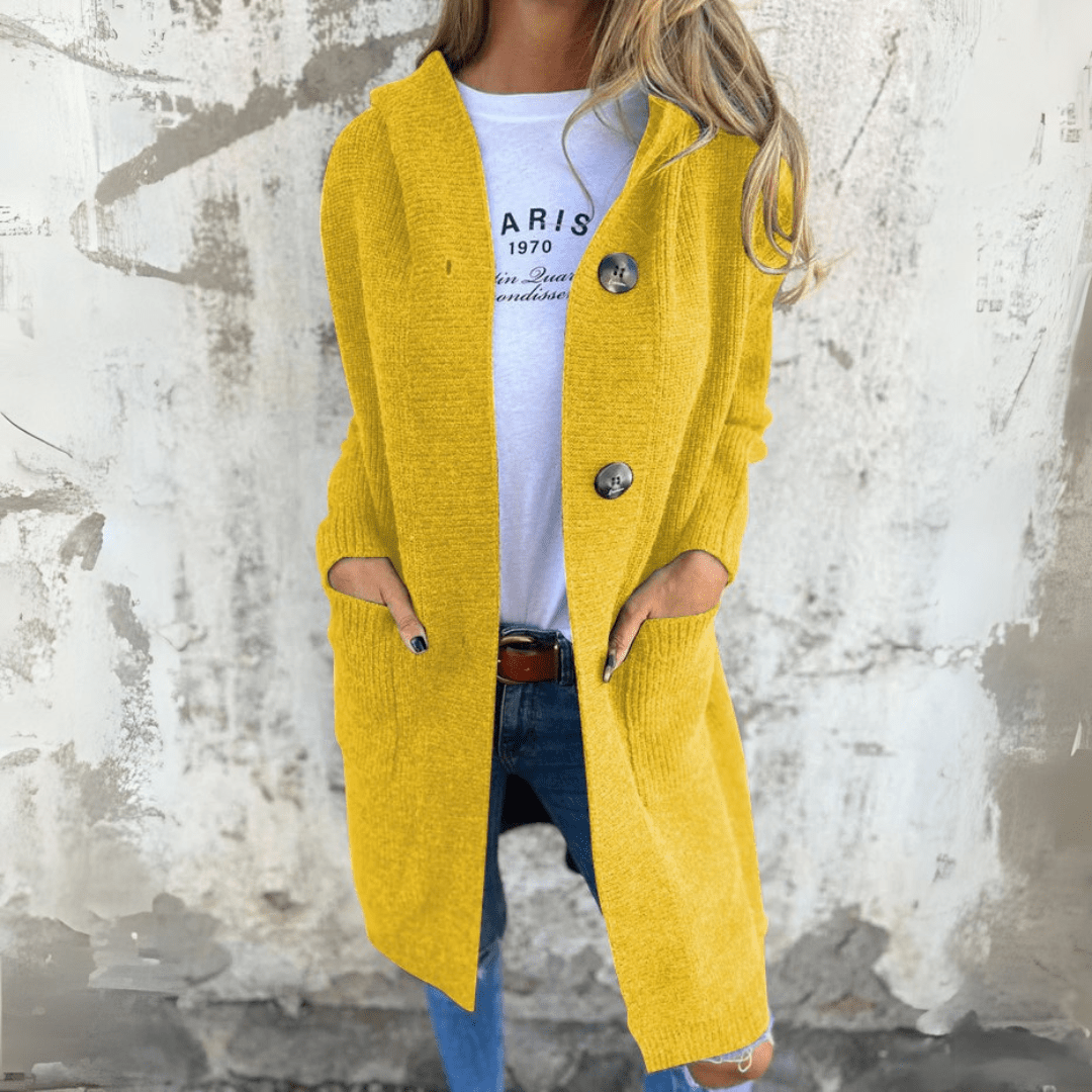 Stylish women's long cardigan, elegant and cozy outerwear, ideal for versatile fashion layering.