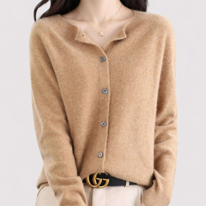 Clean design women's open-front cardigan, versatile knitwear for everyday elegance.