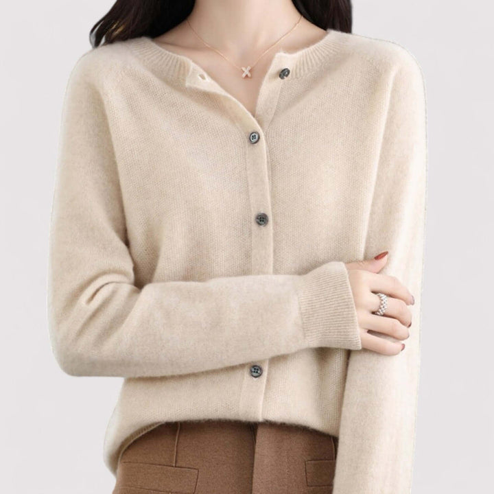 Fashionable women's open-neck cardigan, a stylish and comfortable knitwear piece.