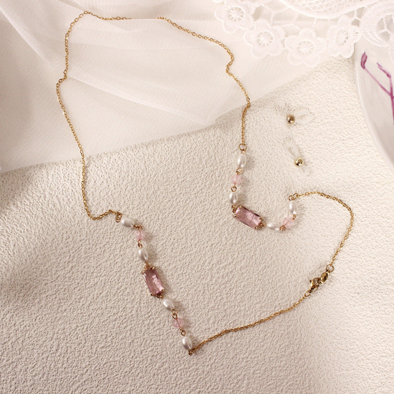 Dainty pink pearl accent necklace for women, a charming and elegant fashion jewelry piece. Gift for her.