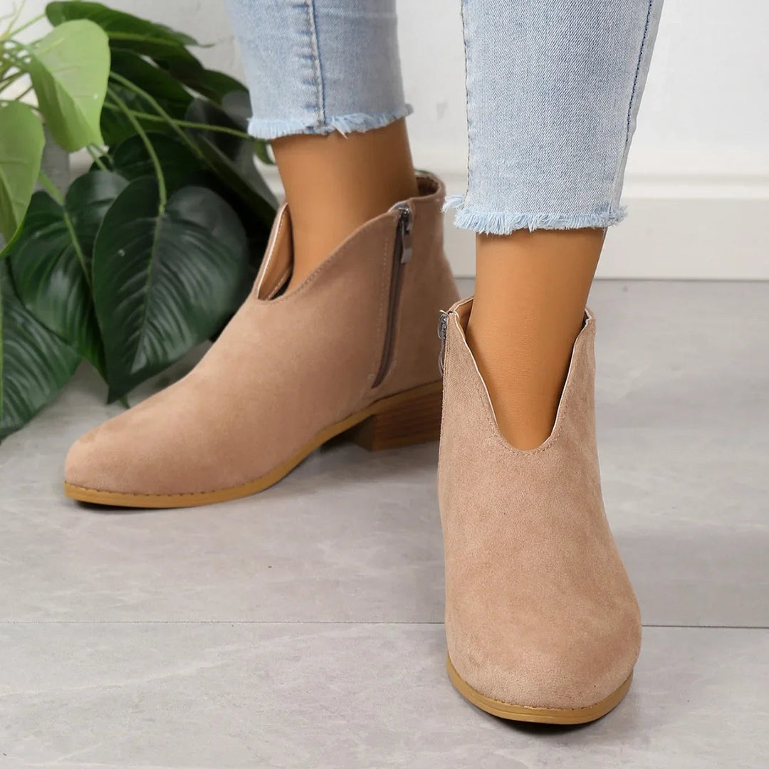 Versatile women's pointed toe ankle boots, square heel, perfect for elegant or casual outfits.