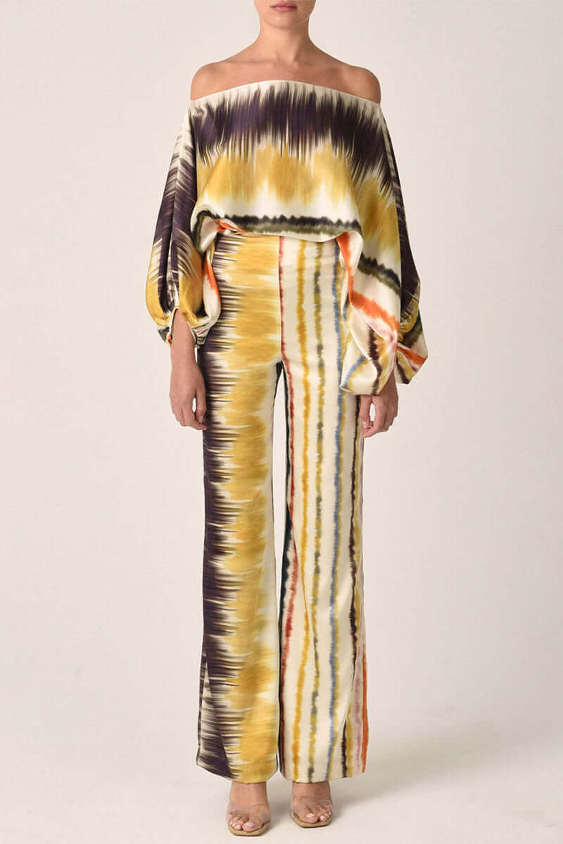 Women's elegant printed off-shoulder long sleeve top and skirt two-piece.