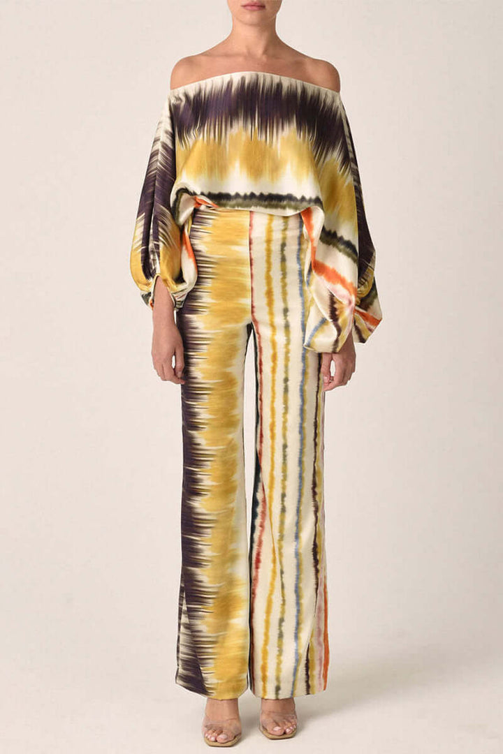 Women's elegant printed off-shoulder long sleeve top and skirt two-piece.