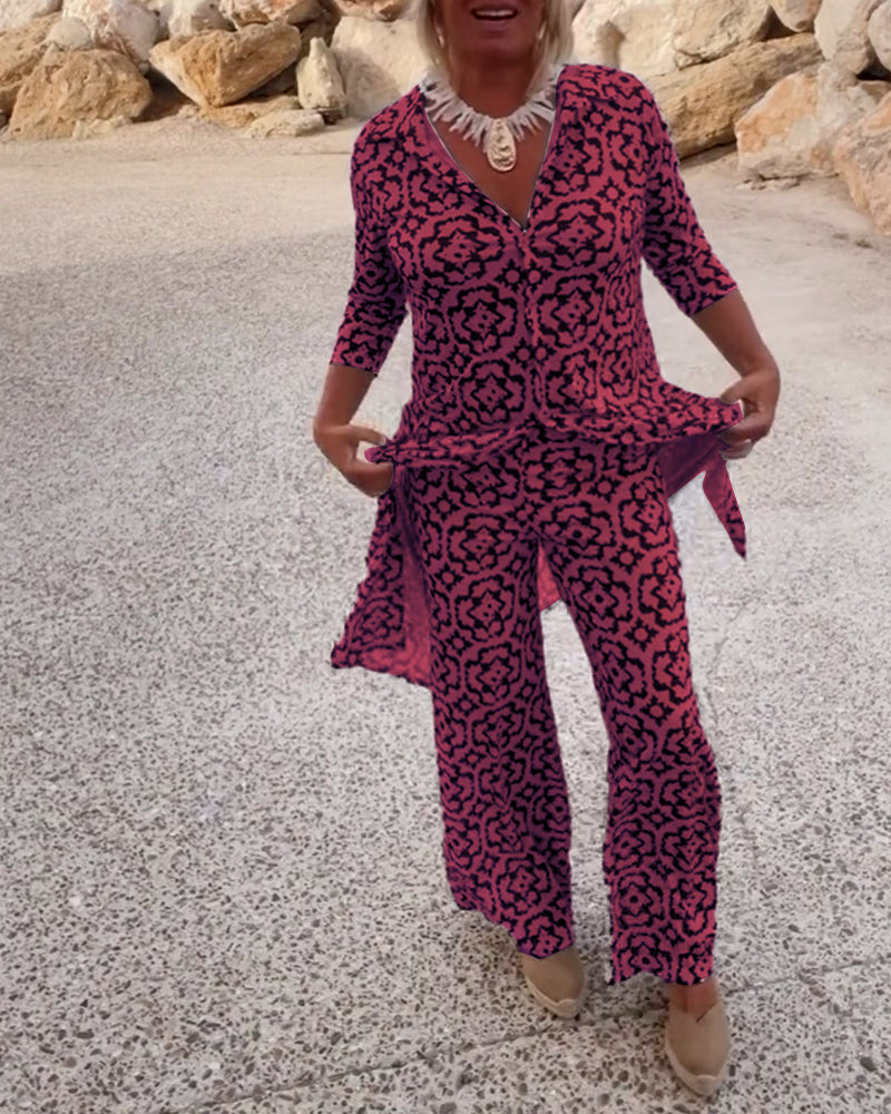 Smart women's matching set: elegant printed top & comfortable trousers, perfect for summer.