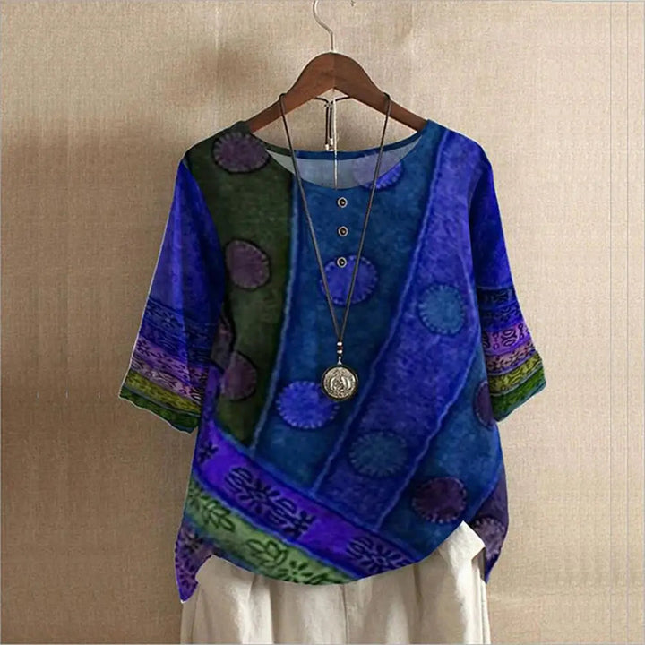 Stylish women's elegant round-neck shirt, ideal for casual outfits or spring/summer fashion. Versatile top.