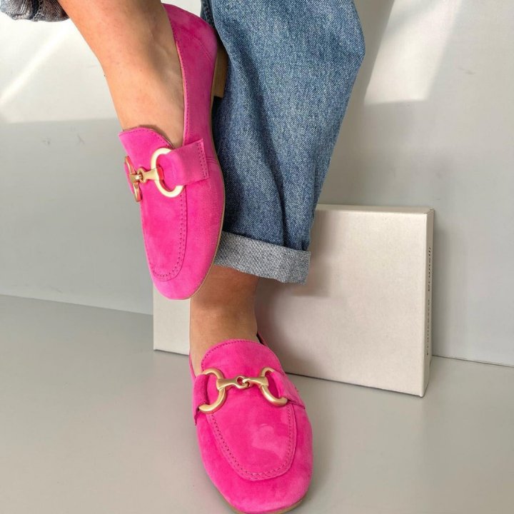 Women's elegant slip-on horsebit loafers. Comfortable flat shoes, perfect for office or chic everyday style.