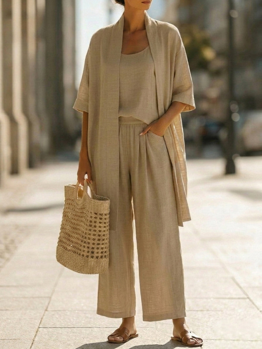 Soft and cozy women's two-piece outfit. Elegant loungewear for a relaxed fit & all-day comfort.