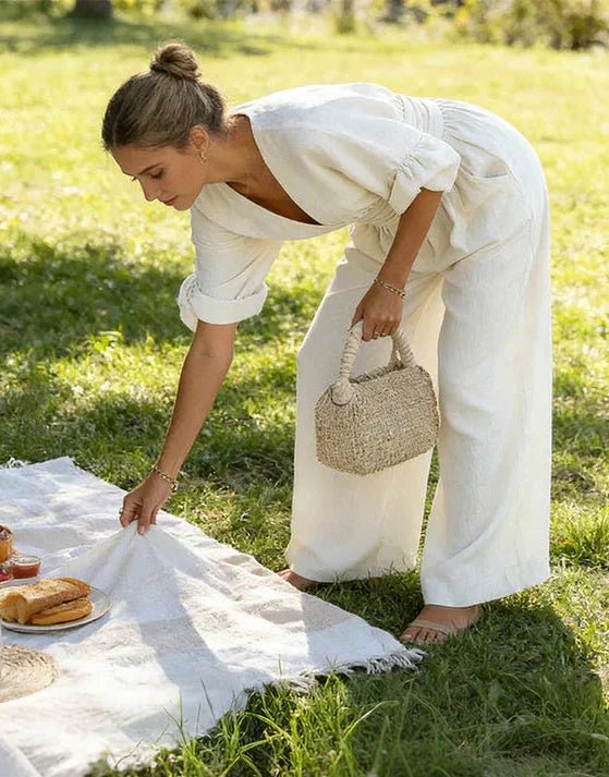 Comfortable and flowy women's wide-leg jumpsuit, ideal for summer and spring casual wear.