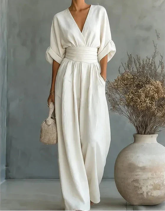 Elegant women's wide-leg jumpsuit, showcasing a modern silhouette for any occasion.