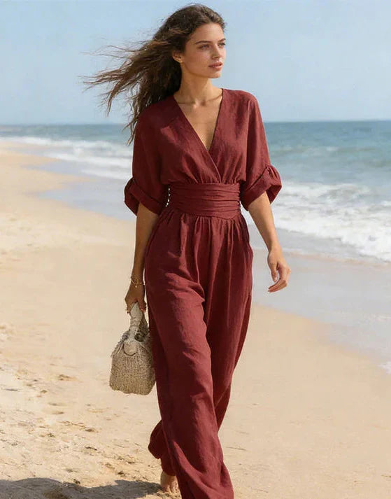 Effortless women's wide-leg jumpsuit, providing ultimate comfort and chic style.