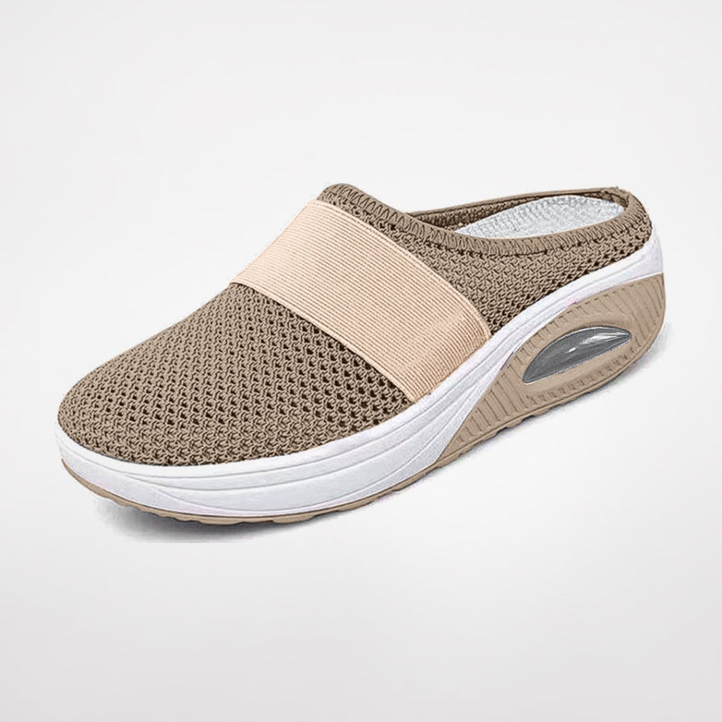 Casual slip-on women's slippers, perfect for everyday wear & outdoor walks. Non-slip sole.