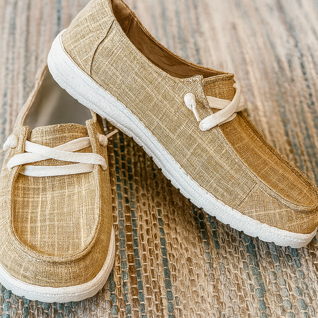 Women's casual lace-up shoes, offering everyday comfort & versatile minimalist style.