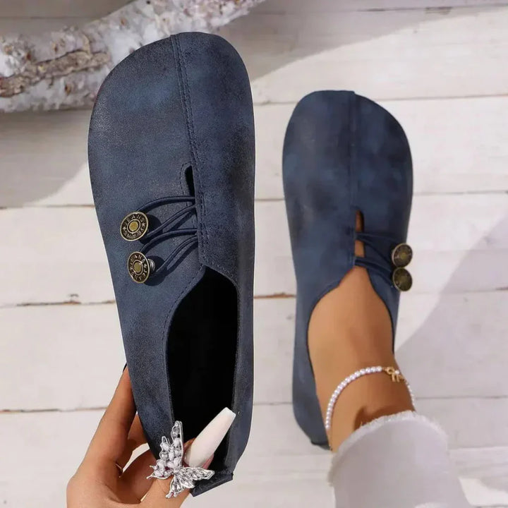 Versatile women's comfort flats, ideal slip-on loafers for everyday casual footwear.