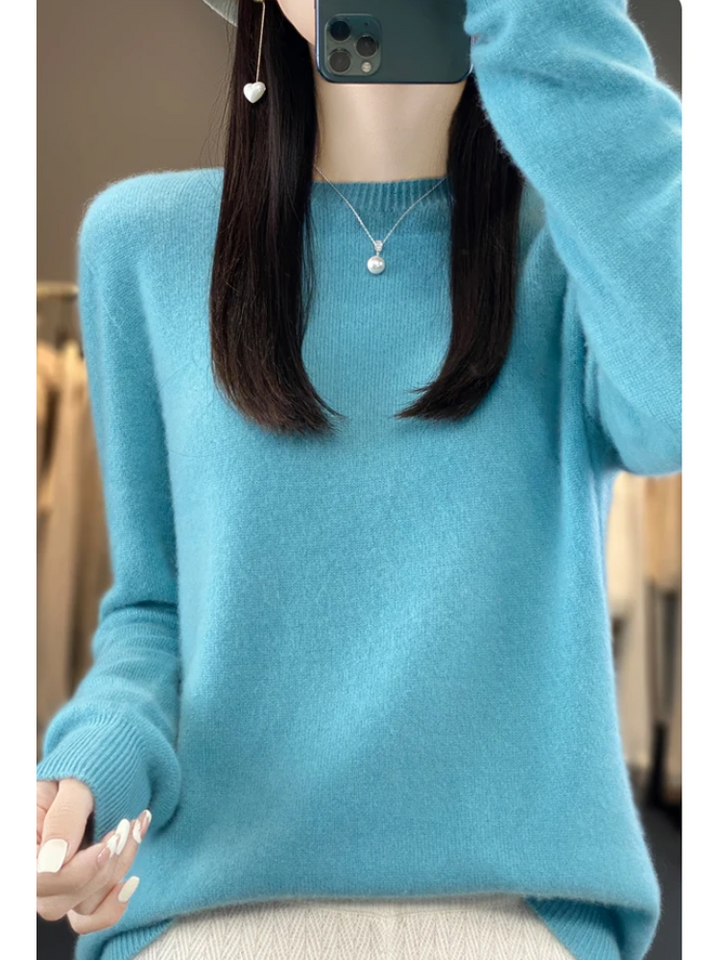 Casual women's round neck sweater, a comfortable everyday top for versatile style and womens apparel.