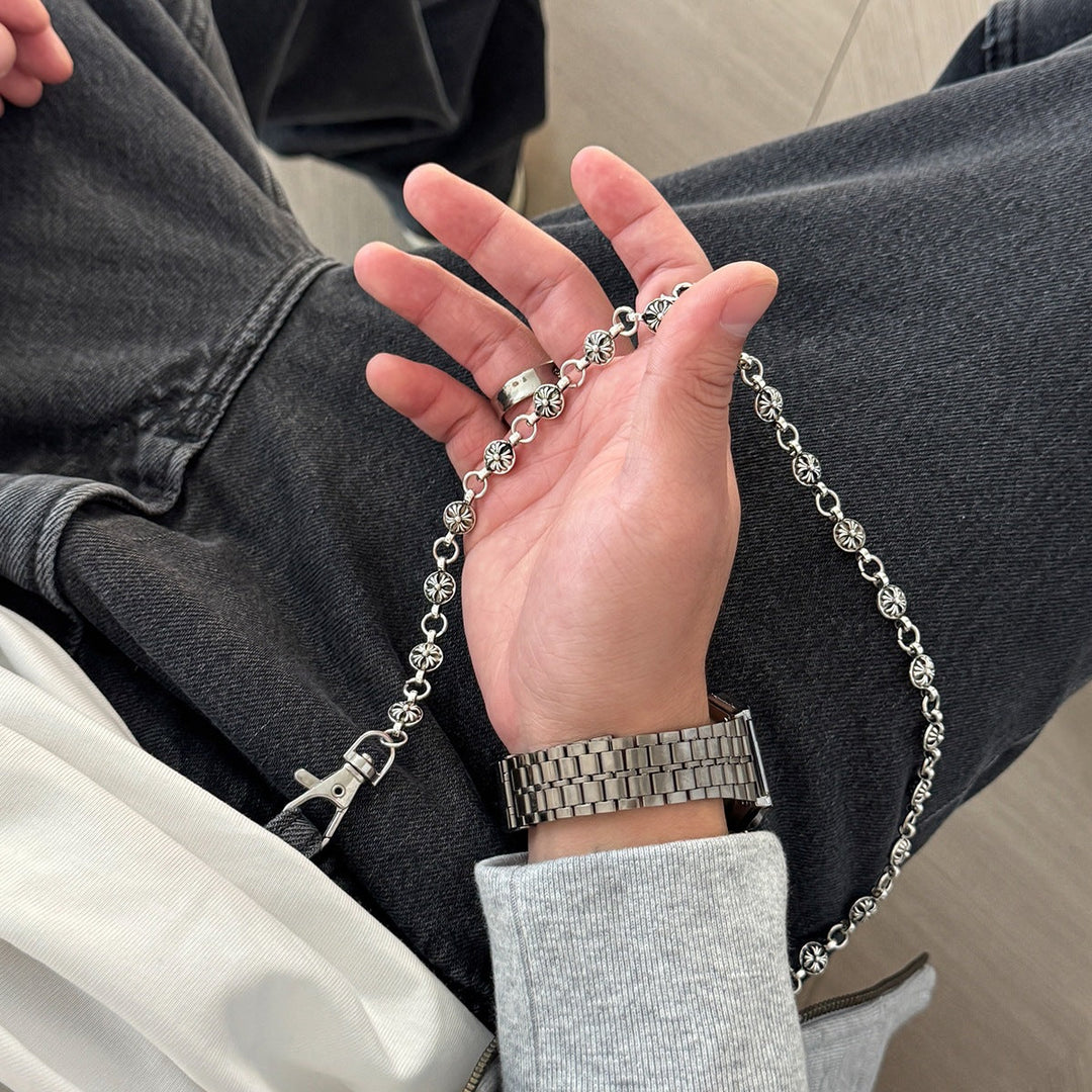 Women's fashionable glitter chain necklace, an elegant sparkling jewelry piece, perfect gift for her.