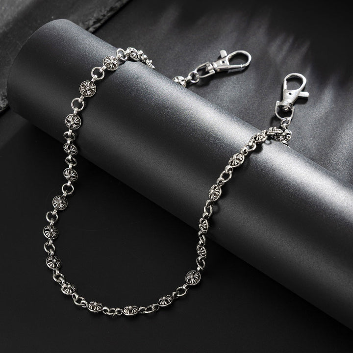 Sparkling glitter chain necklace, a fashionable women's jewelry piece for special occasions.