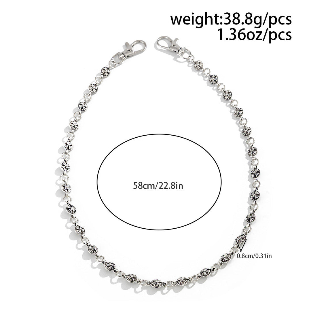 Fashionable women's chain necklace with glitter details, an elegant and sparkling accessory.