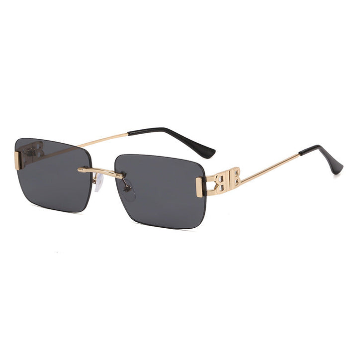 Gift for her: Elegant square frame sunglasses with UV400 protection; a must-have modern accessory.