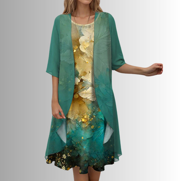 Women's elegant floral 3/4 sleeve two-piece set, a perfect transitional layered outfit for spring and summer.