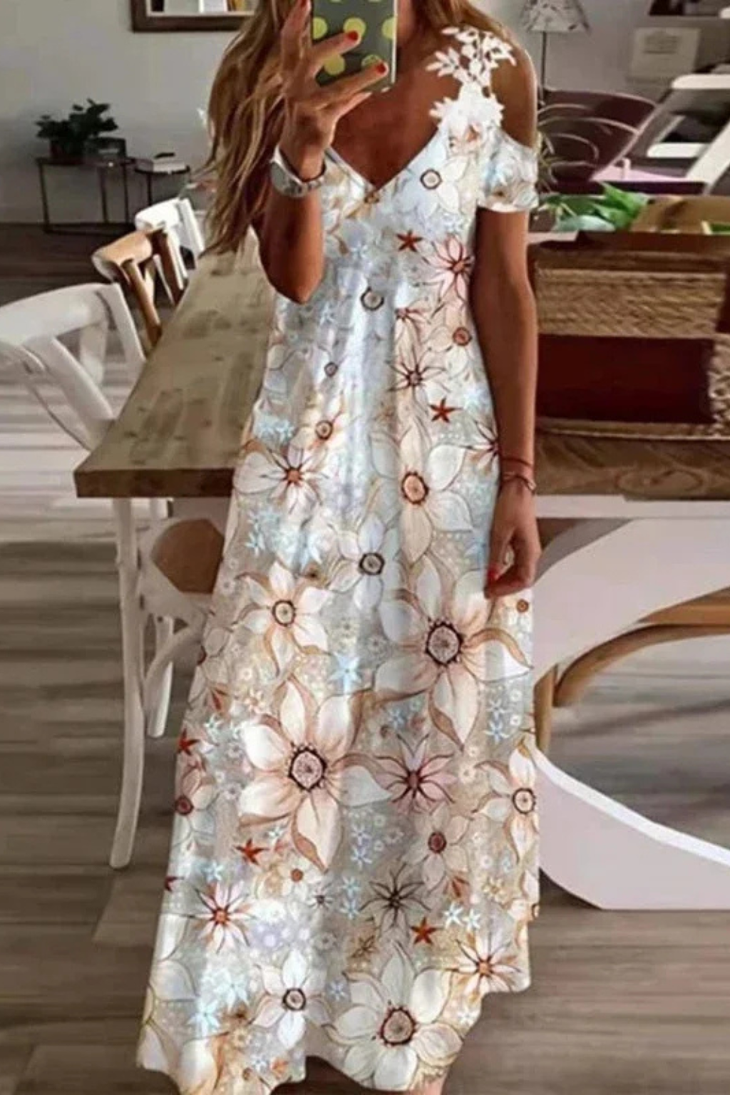 Casual women's floral sleeveless maxi dress, a comfortable and stylish summer day dress for daily wear.