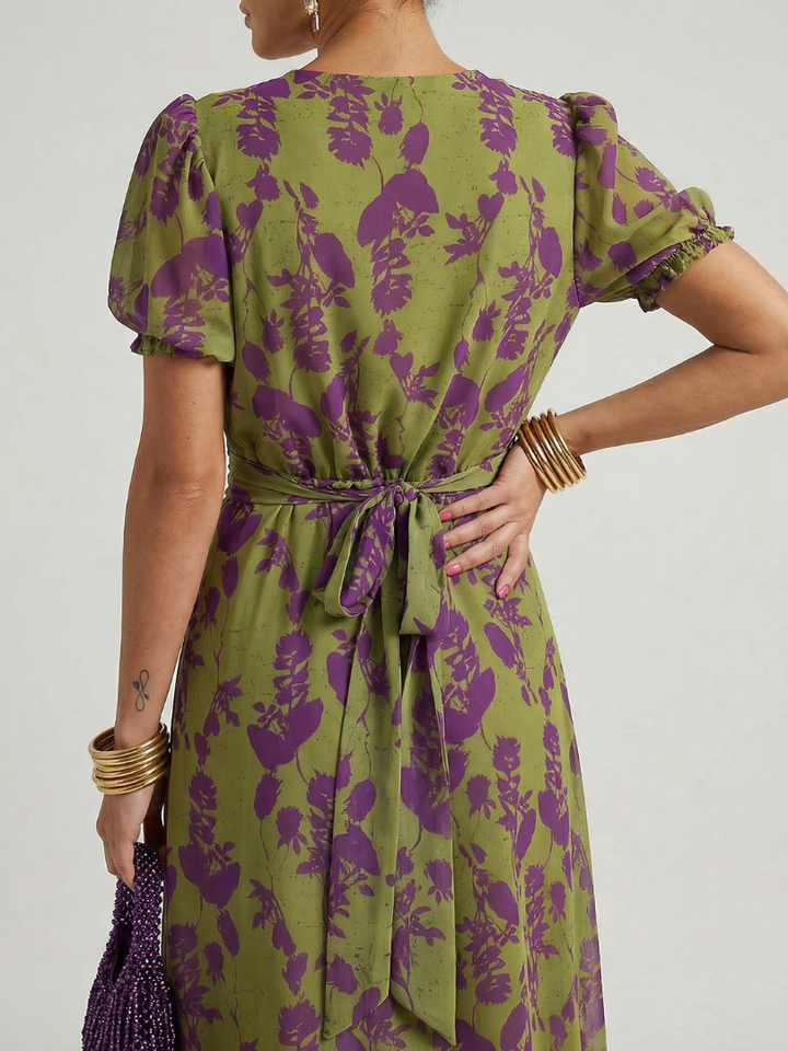 Versatile women's floral wrap midi dress for effortless style & comfort, suitable for spring/summer fashion.