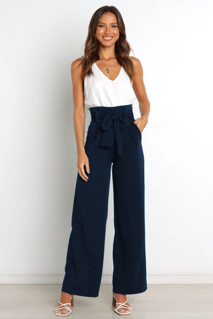 Relaxed women's linen wide leg trousers, ideal for warm days.
